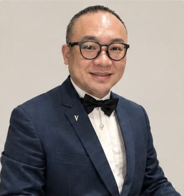 Portrait of Dr Kelvin Chye.